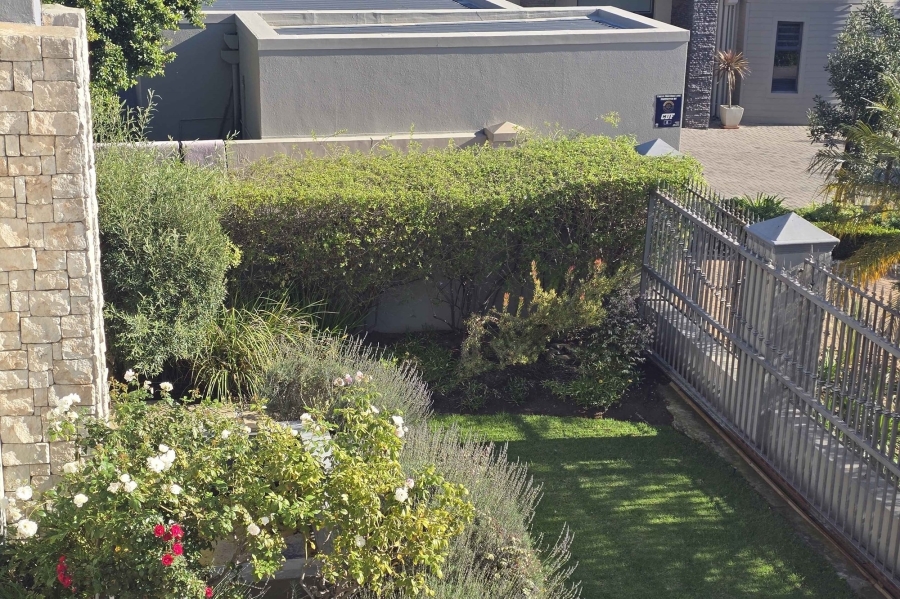 4 Bedroom Property for Sale in Graanendal Western Cape